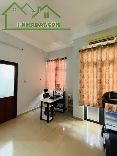 Nhà siêu phẩm Tân Phú - Tân Kỳ Tân Quý, hẻm xe tải, thông, 20m ra mặt tiền, chỉ 5.x tý