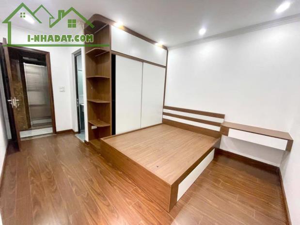 Nhà dòng tiền 71m2 Mễ Trì - nở hậu - sát công viên - bãi ô tô - mặt tiền rộng - 2