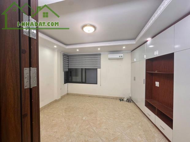 Gia đình cần bán nhà riêng 5 tầng, 30m2, hiện đại - đầy đủ công năng - 2
