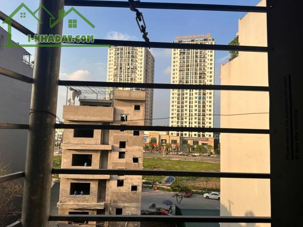 Gia đình cần bán nhà riêng 5 tầng, 30m2, hiện đại - đầy đủ công năng
