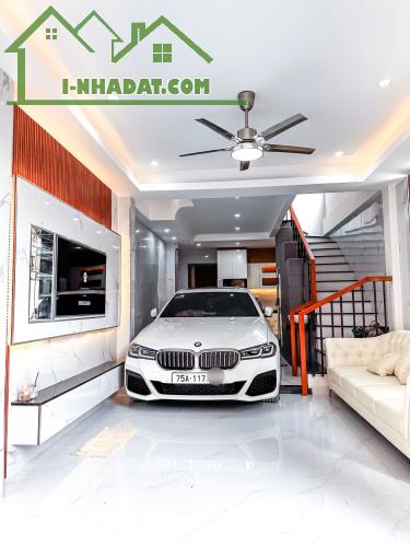 Bán nhà 3 Tầng siêu đẹp Full nội thất Kiệt ôtô 246 Hùng Vương, phường An Cựu, TP Huế - 1