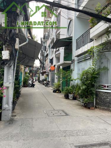 Bán nhà Ngô Tất Tố, Phường 22, vị trí siêu đẹp của Q. Bình Thạnh, hẻm 4,5m, 55m2, giá chỉ - 1