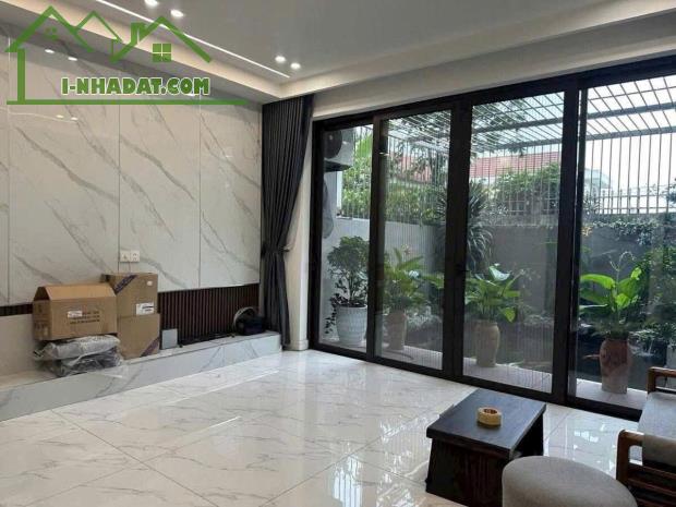 DÂN XÂY PHỐ TƯ ĐÌNH 120m,6 tầng,thang máy,2 thoáng,ngõ thông,gara,full nội thất,giá 19 - 4