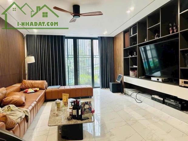 DÂN XÂY PHỐ TƯ ĐÌNH 120m,6 tầng,thang máy,2 thoáng,ngõ thông,gara,full nội thất,giá 19 - 3