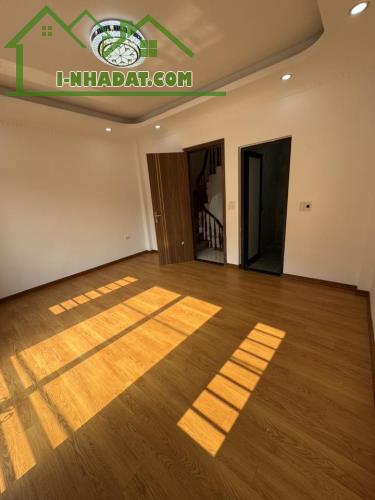 Bán Nhà Ngõ 48 Ngô Gia Tự, Long Biên 5T, 33m2 giá 5,5 tỷ - 1