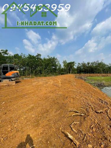 Bán đất đang làm nông trại và khu nghỉ dưỡng mặt tiền lớn có suối, 1 mẫu 4 thực tế 1 mẫu 6