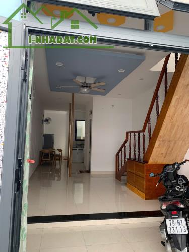 Bán Nhà hẻm Lê Quý Đôn cách biển chưa đến 1km. 3tỷ3 không thương lượng. Giá bằng 1 căn hộ - 3