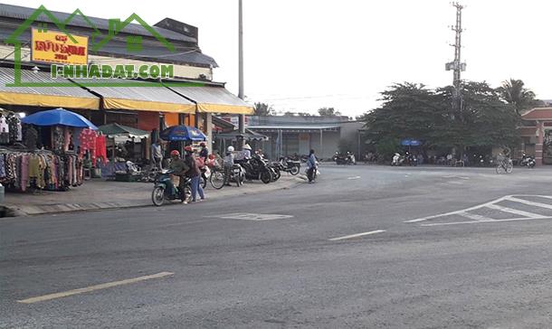 Nhà Hữu Định gần chợ, diện tích 60m có sẵn 50 thổ cư - 2