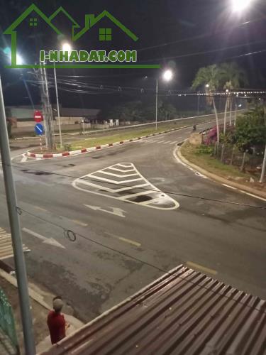 Chính chủ cần bán nhà mặt phố đường Trần Hưng Đạo phường Long thạnh txtanchau tỉnh An Gian - 2