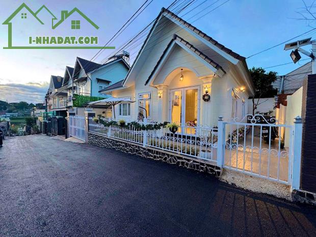 Căn bán Villa Đà Lạt - Giá Tốt Để Đầu Tư - 200m2 - 8 tỷ 8 - 4