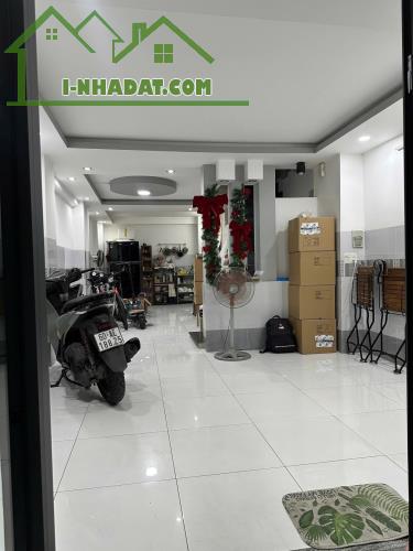 Bán gấp nhà 3 tầng, hẻm xe tải khu VIP Lê Văn Quới- Bình Tân, đủ tiện ích chỉ 4 tỷ, bao rẻ - 1