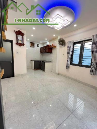 Nhỉnh 1.7x tỷ có nhà 2 mặt kiệt Lê Độ , Thanh Khê