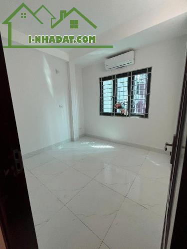 Bán gấp nhà 4 tầng Nguyễn văn linh -Long biên - 2