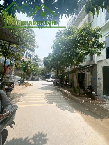Bán đất khu VIP Tây Nam Linh Đàm,vỉa hè,oto tránh,kinh doanh đỉnh, 60m2,18 tỷ sinh lời