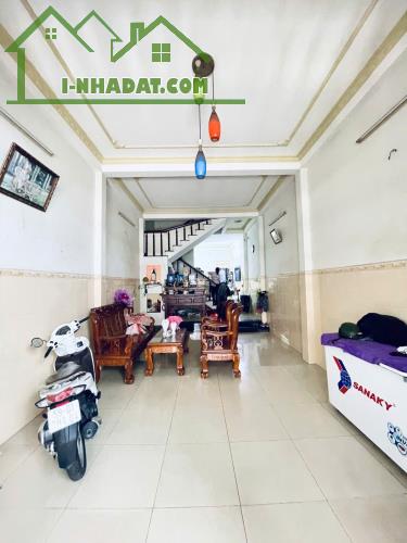 KẸT TIỀN GẤP BÁN! Chỉ 6.2 tỷ TL! 75M² – 2 Tầng/3PN, HẺM XE HƠI, Dương Quảng Hàm Gò Vấp!