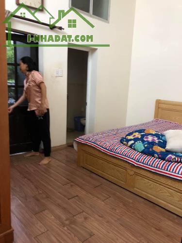 Bán nhà riêng ô tô con đỗ cửa 4PNKK, 4WC, 5 tầng tại Tây Mỗ, Nam Từ Liêm, Hà Nội, giá 5,9