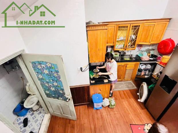 bán nhà Nam từ liêm, mặt ngõ thông, ô tô qua nhà, kinh doanh đỉnh, 55x 4 tầng . Giá 12,2 - 4