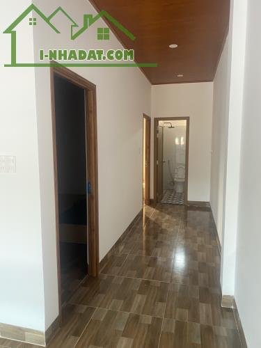 Chỉ NHỈNH 4 TỶ - Nhà 3 tầng mới đẹp -  kiệt ô tô tránh Điện Biên Phủ.