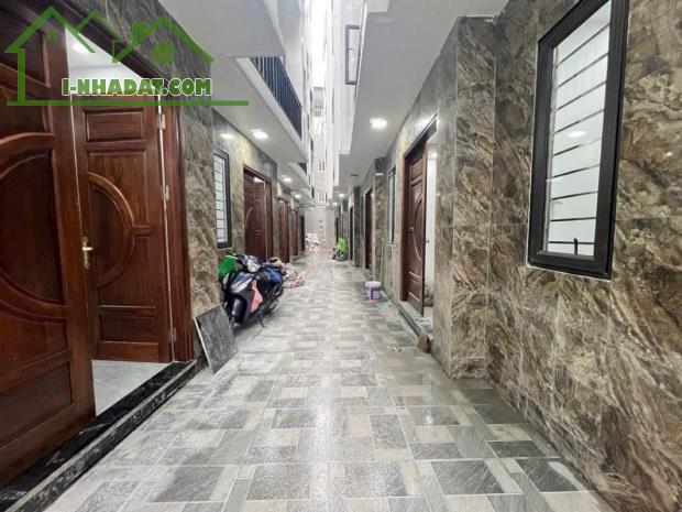 NHÀ MỚI NGỌC THỤY 30M2 - Ô TÔ LÙI CỔNG 3.5m - NỘI THẤT CƠ BẢN - GIÁ TỐT 6.98 TỶ