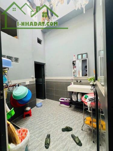 BÁN NHÀ 1 LẦU NGANG 5M MẶT TIỀN NGAY CHỢ BÌNH CHÁNH GIÁ 1TỶ150TR, ĐANG CHO THUÊ 19TR/THÁNG