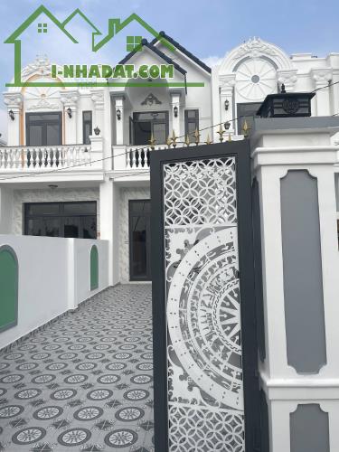 Chính chủ gởi bán gấp nhà 1 trệt 1 lầu 160m2 shr gần chợ Mỹ Hạnh Nam 2tỷ7 - 2