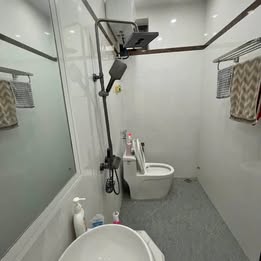 Cần bán nên giảm tụt dốc. Nhà xây mới 5 tầng 36 m2 phường Thạch Bàn Long Biên. Giá 4,xx tỷ - 1
