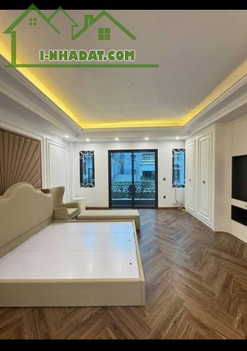 NGỌC LÂM – VILLA PHỐ THANG MÁY – Ở NHƯ HOMESTAY GIỮA LÒNG PHỐ CỔ – 12,8 TỶ! - 3