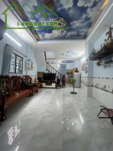 Tân Phú, Khu Vip Vườn Lài KD sầm uất, nhà đẹp3 tầng, 5x18m, giá rẻ.