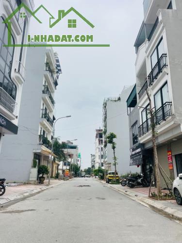 Bán lô đất tái định cư Ngọc Thuỵ Long biên 80m mt 5.6m giá 24.8 tỷ ô tô tránh vỉa hè kd