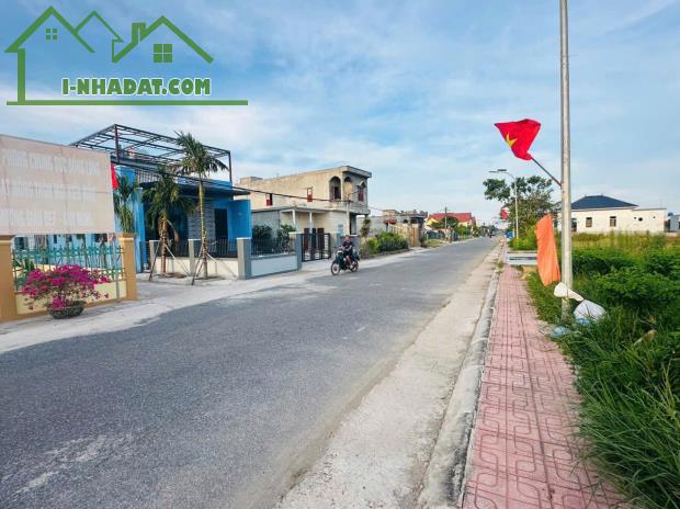CHÍNH CHỦ CẦN BÁN GẤP 2  LÔ ĐẤT NỀN VEN BIỂN QUẤT LÂM,  SỔ ĐỎ TỪNG  LÔ, GIÁ HƠN 1 TỶ /LÔ - 2