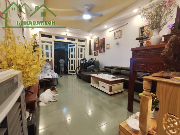 Bán Nhà Âu Cơ, Tân Phú, 65m², 3PN, hẻm xe hơi, 5.8 tỷ - 2
