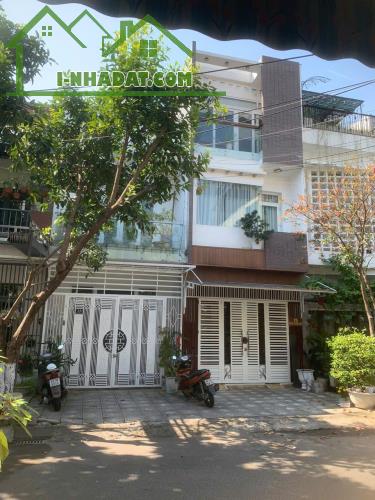 Chính chủ Bán nhà 3 tầng. Đường Cao Xuân Dục, quận Hải Châu. Đà Nẵng. LH 0905 277 522