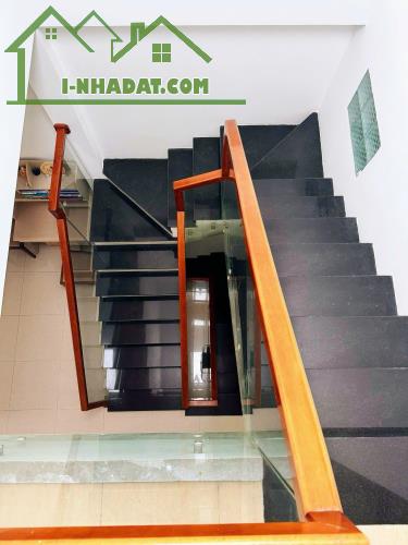 Chính chủ Bán nhà 3 tầng. Đường Cao Xuân Dục, quận Hải Châu. Đà Nẵng. LH 0905 277 522 - 2