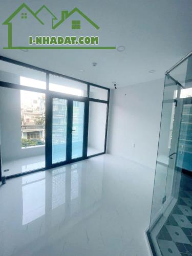 Nhà mới sang trọng làm Hotel Mặt tiền Âu Dương Lân P3Q8 - 1