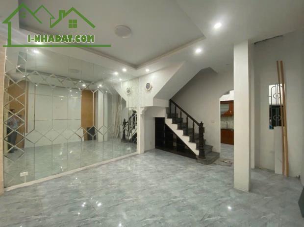BÁN NHÀ NGUYỄN VĂN CỪ, GIÁ ĐẦU TƯ 55M, 4T, MT4M. GIÁ NHỈNH 6 TỶ, Ô TÔ CÁCH 15M.