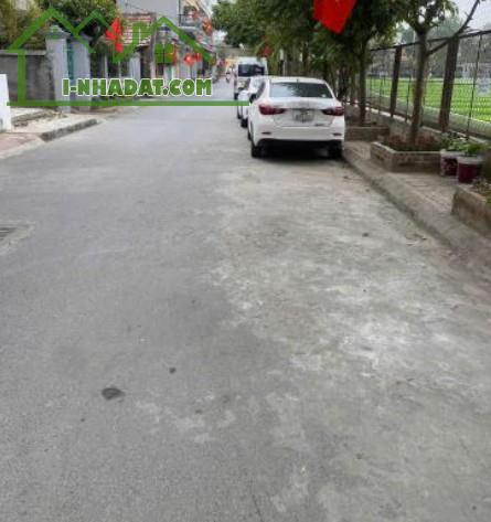 Mảnh đất ô tô vào - Thanh Trì, dt40m, không lỗi, ngõ nông 3.3 tỷ