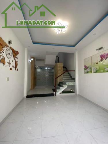 Định Cư Úc bán nhanh nhà đường Tân Hoá, Quận 11. Giá chỉ 2 tỷ 550. Hẻm 6m ô tô.