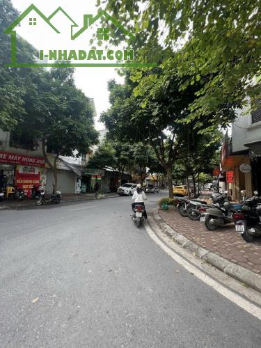Ngọc Thụy, 65 m, Ngay sát hồ điều hòa Ngọc Thụy.