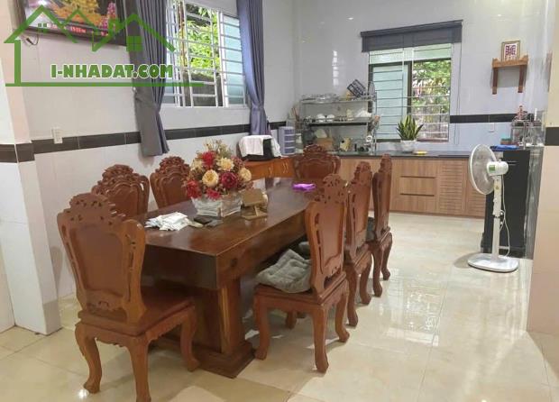 Nhà vườn đẹp cần tìm chủ mới ở gần Bò Tơ Hồng Đào Củ Chi dt 170m2 có thổ. 715 TRIỆU. - 2