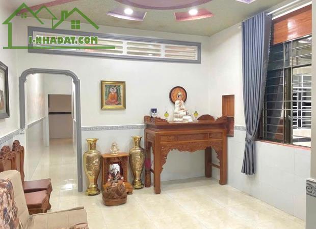 Nhà vườn đẹp cần tìm chủ mới ở gần Bò Tơ Hồng Đào Củ Chi dt 170m2 có thổ. 715 TRIỆU.