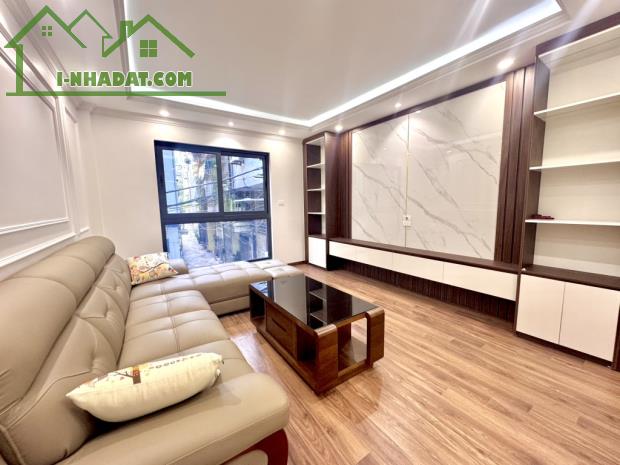Nhà đẹp Thanh Xuân - Phân lô Quân Đội - Ô tô đỗ cửa - Hai thoáng trước sau - DT 50m² - Tha - 3