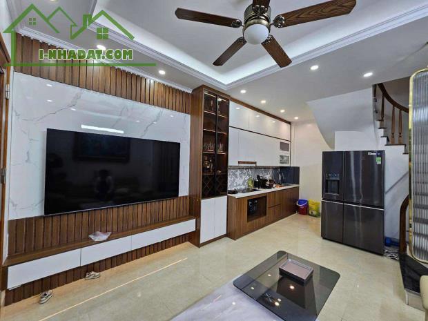 Bán nhà Mỹ Đình cực đẹp 5 tầng - mt4m - full nội thất - 30m ra ô tô - 7 tỷ85