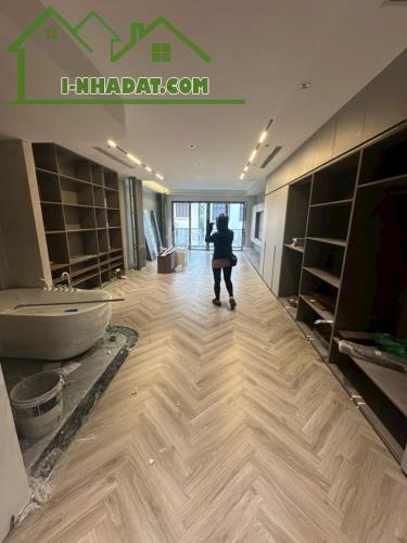 💜💜TUYỆT PHẨM NHÀ PHỐ NGUYỄN VĂN CỪ 101M2X7T MT 5M CHÀO 26.8 TỶ - GARA Ô TÔ 2-3 CHIẾC - F - 3