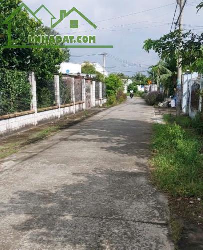 Cần tiền bán căn nhà ở Tân Phú Trung Củ Chi 5x25 ( 140m2 ) 630 Triệu, Sổ hồng riêng.