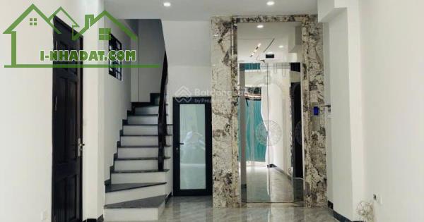 Nhà Trường Chinh - Chủ cần bán gấp - THANG MÁY - XÂY MỚI - 9 tỷ 7