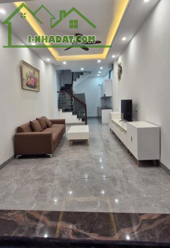 Nhà đẹp ở ngay Hồ Tùng Mậu đầy đủ nội thất 35m*5T , MT 3.5m giá 7 tỷ