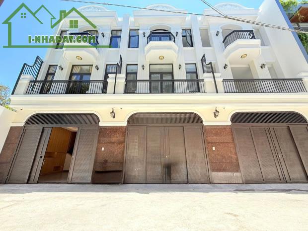 Bán nhà 1 trệt 2 lầu đúc 3 tấm đường Trương Công Định - Phường 7 - Trung Tâm Vũng Tàu