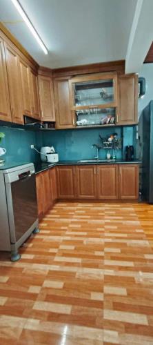 Bán nhà riêng Hoàng Đạo Thành, 30m2, 6T, mặt tiền 5,2m, ngõ ô tô đỗ cửa, thang máy, ngõ 4m - 2