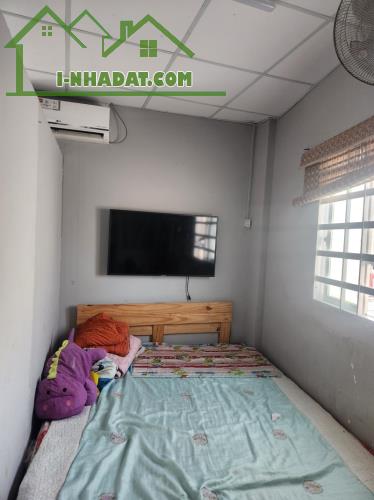 Bán nhà 3 tầng, sổ hồng riêng, hẻm thông, nhỉnh 1 tỷ, cách mạng tháng 8, Lái Thiêu, BD - 2