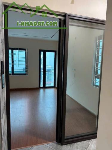 Bán nhà Bát Khối - Long Biên. Lô Góc - Thang Máy - Ô tô 7 chỗ. 30m x 6T. Lh 0965858116 - 2